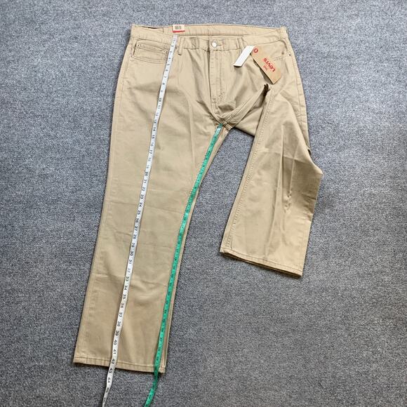 Levis Pants Men 42 Beige Cotton 559 Relaxed Fit Straight Leg Travel Work Chino - Picture 8 of 16